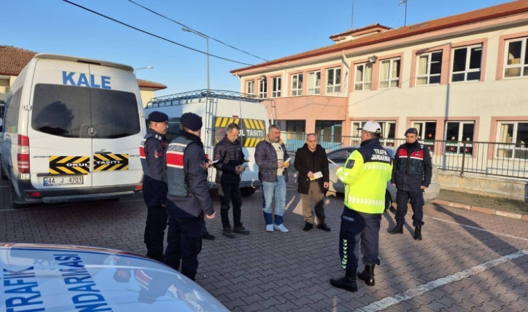 Okul Servislerine Güvenlik Taraması: 33 Araca Ceza, 10 Aranan Şahıs Yakalandı!