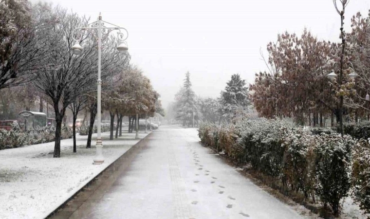 Soğuk Hava ve Kar Yağışı Malatya’yı Vurdu: Kar Fırtınasına Hazır Olun!