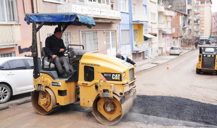 Battalgazi’de Bozuk Yollara Belediye Neşteri