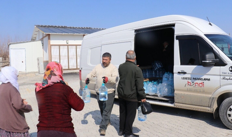 Haşim Lekesiz’den Ramazan’a Anlamlı Yardım: Malatya’daki Depremzedelere Su İkramı