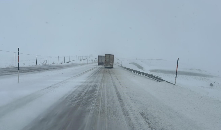 Kayseri-Malatya Karayolu Kardan Kapandı: Ulaşım Durma Noktasına Geldi!