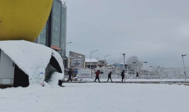 Malatya'da Kar Yağışı Bastırıyor: Soğuk Gece Kapıda!