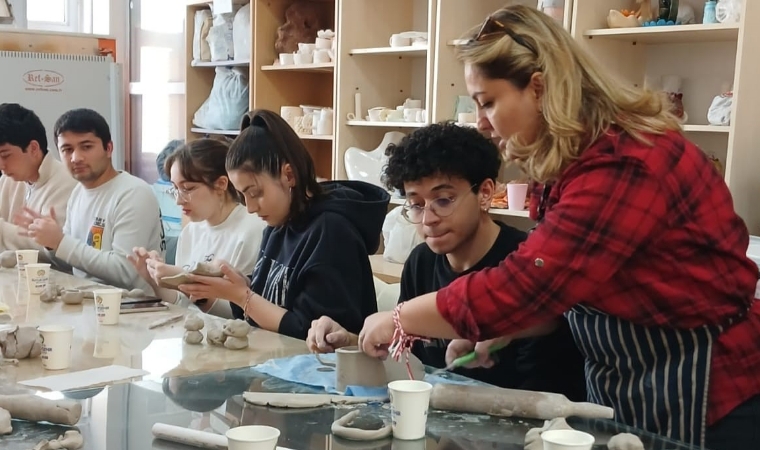 Sanatın Gücü: İnönü Üniversitesi Tıp Öğrencileri Seramik Workshop'unda