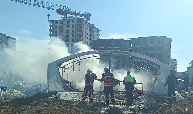 Tandoğan Mahallesi'nde Yangın Felaketi: İtfaiye Ekipleri Zamanla Yarıştı!