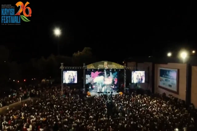 Kayısı Festivali mi? Depremzedelerin İhtiyacı mı? Sami Er’in Çıkın Çıkın Gelin Daveti