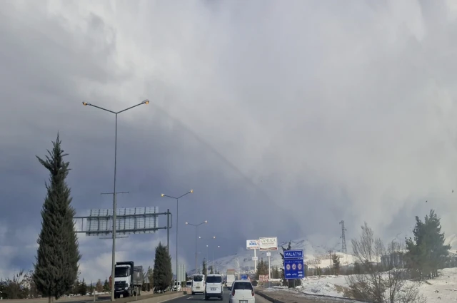 Malatya'da Gündüz Vakti Caddelerde Işıklar Neden Açık?