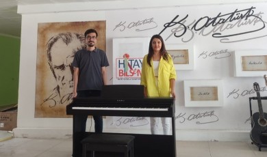 Deprem Bölgesi Malatya'ya Piyano Bağışı