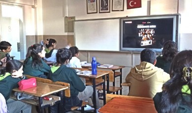 Malatya'da Öğrenciler Filmlerle Tarih Öğreniyor!