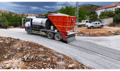 Gözene Mahallesi'nde 8 Kilometrelik Yol Yenileniyor