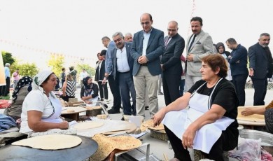 Kadiruşağı Mahallesi Birinci Oldu: Yeşilyurt'ta Ekmekler Yarıştı