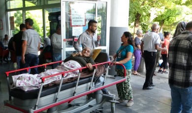 Kale İlçesindeki Deprem Hastanede Paniğe Yol Açtı, Hastalar Tahliye Edildi