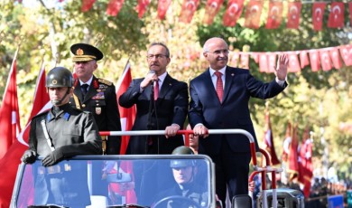 Vali Yavuz'dan Güçlü Bir Türkiye Mesajı: Cumhuriyet Bayramı Malatya'da Coşkuyla Kutlandı!