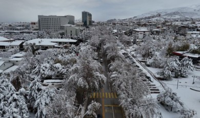 Malatya'da Buz Kestik! Kar Yağışı ve Soğuk Hava Alarmı...